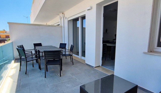 Apartment 'Nuovo T San Giovanni' with Private Terrace, Balcony and Air Conditioning
