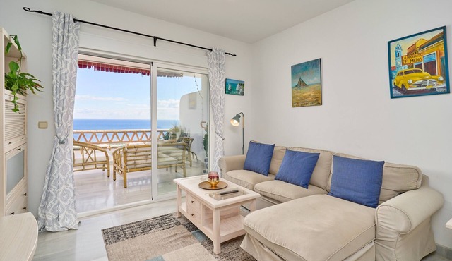 Apartment 'Vista Al Mar' with Sea View, Wi-Fi and Air Conditioning
