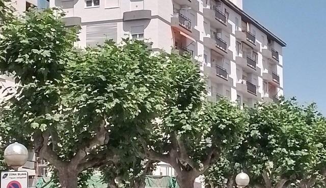 Apartment with terrace and views of the sea, town and mountains