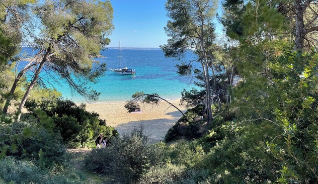 Apartment with parking and swimming pool, next to the coves of illetes