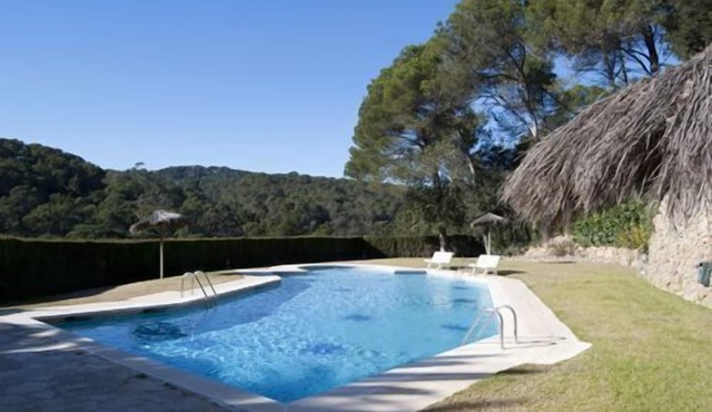 Apartment with swimming pool, terrace, and close to the beach HUTG - 021220