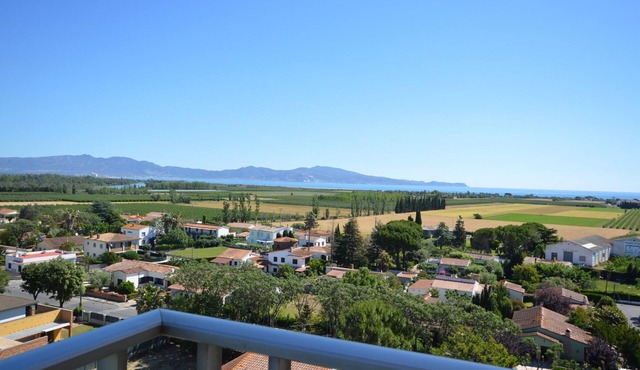 Apt 6 People, Parking, Air Con, Stunning View
