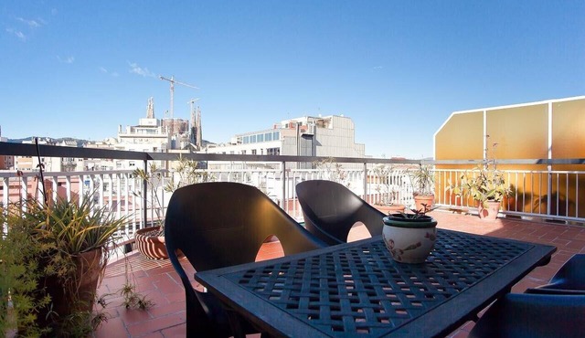 ATIC SAGRADA FAMILIA, with big private terrace and landmark views