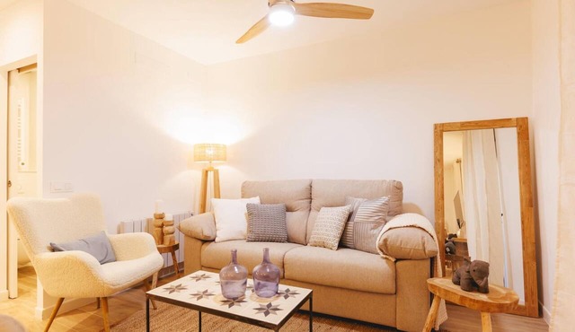 Auriga - Holiday Apartment Rental Girona | Bravissimo