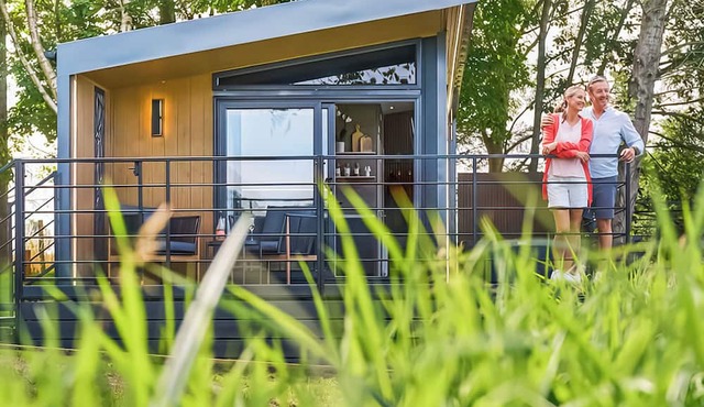 Autograph S Pod Escape 4 (Hot Tub)