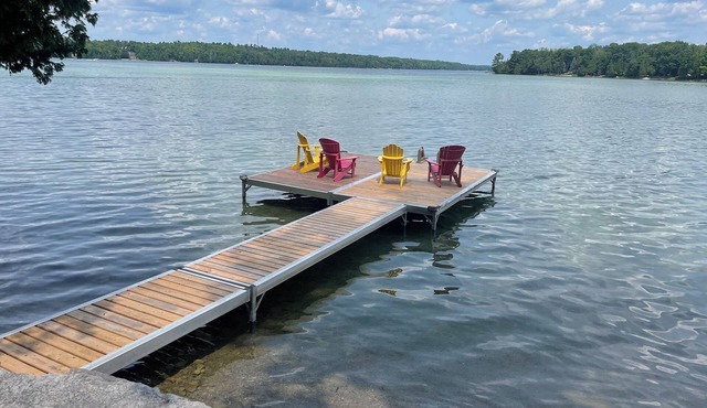 Awesome 5 Bedroom Lake House on Sandy Lake
