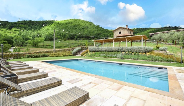Awesome home in Monte Santa Maria Tibe