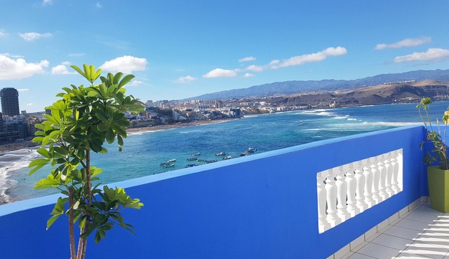 Beachfront Apartment Las Canteras Beach La Puntilla Area