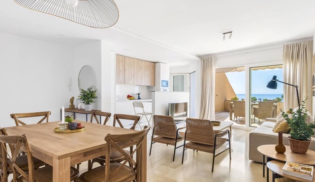 Beach apartment with terrace and private parking