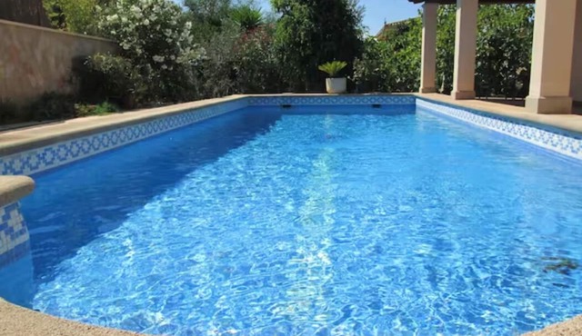 Beach Villa, Amazing Pool, Free WiFi, BBQ.
