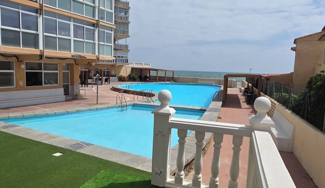 Beachfront house with fantastic views, full kitchen and quality wifi.