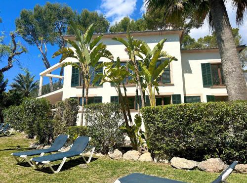 Beachhouse 2min to the sea with pool & wonderful garden