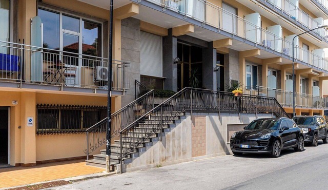 Beautiful apartment for 4 guests with WIFI, TV and balcony