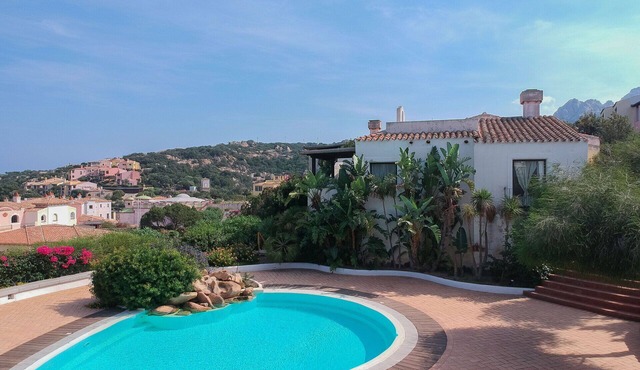 Beautiful apartment for 4 people with pool, WIFI, A/C and TV