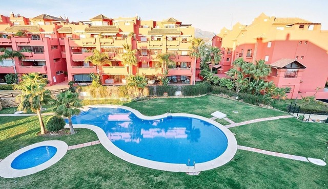 Beautiful Penthouse Near the Beach with Sea View, Pool, Wi-Fi, Air Conditioning, Balcony & Terrace