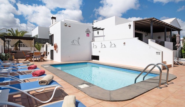 Beautiful Villa, Sea Views, Heated Pool, Jacuzzi, Air Conditioning & WiFi