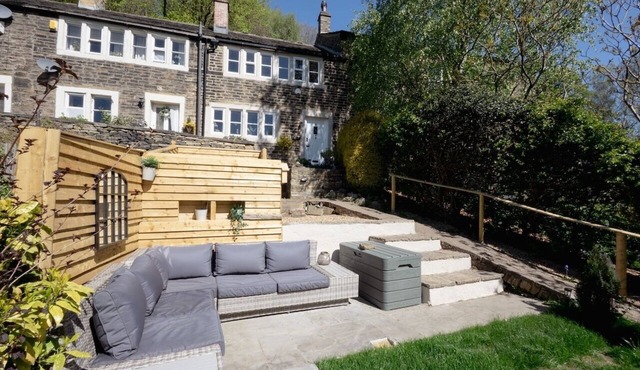 Beautiful Yorkshire Cottage in Honley Village