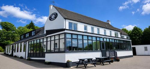 Ben Loyal Hotel