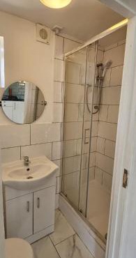 Birdsong Studio & Quiet Garden Flat with Ensuite