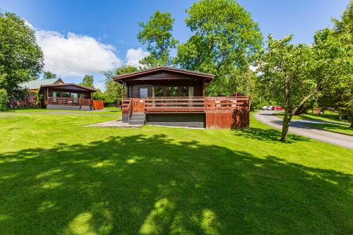 Bluebell Lodge 3 with Hot Tub