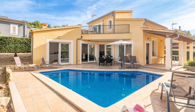 Bonaire Solar 200 for 6 persons with pool and wifi