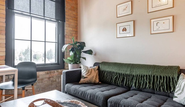 Bradshaw Lofts: The Songbird