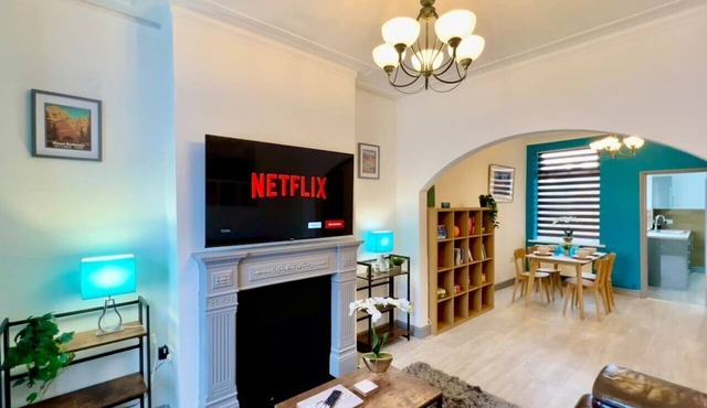 Bramhall House – Contractors, Families, Holidays