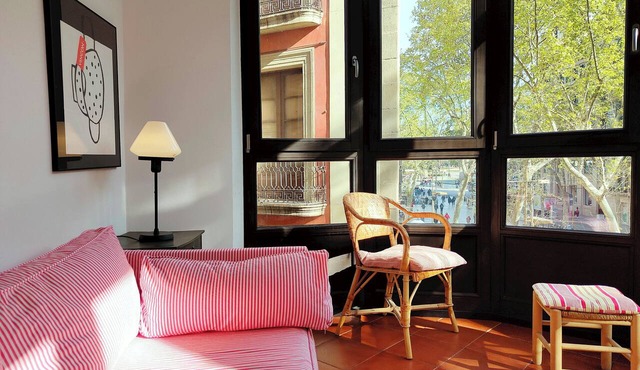 Bright 1-Bed Apartment on La Rambla, Barcelona. RJ