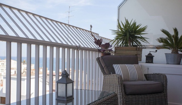 Bright apartment, with sea view, in the center of Sant Pol de Mar