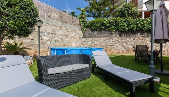 Bright 'Bruc Beach' Apartment with Private Pool, Wi-Fi & Air Conditioning