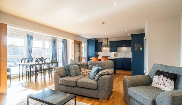 Bright Top Floor Haven | Modern 2BR in Edinburgh - Pass the Keys