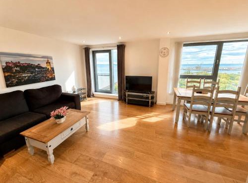 Britannia Ocean Park Apartments - SuperFast WiFi and Free Parking