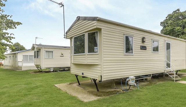 Bronze 2 Bedroom Caravan, Sleeps 4
