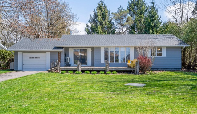 Bungalow of Bliss - Family Cottage on Lake Huron