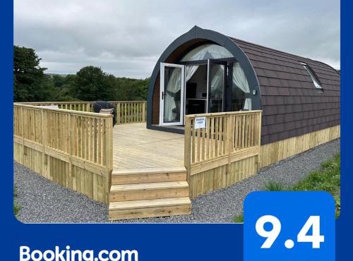Byrnside Lodge & NEW HOT TUB