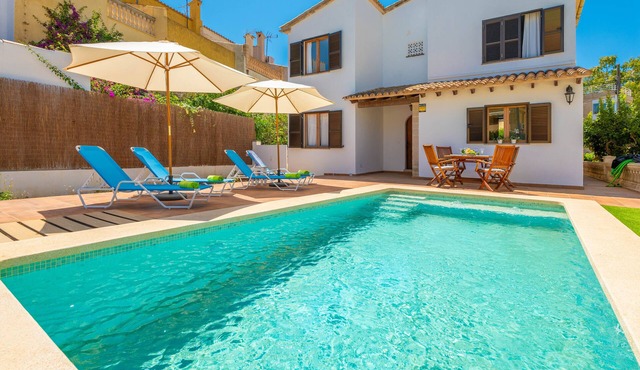 CA'N TORRONET - Charming summer house with private pool and close to the beach. Free WIFI.