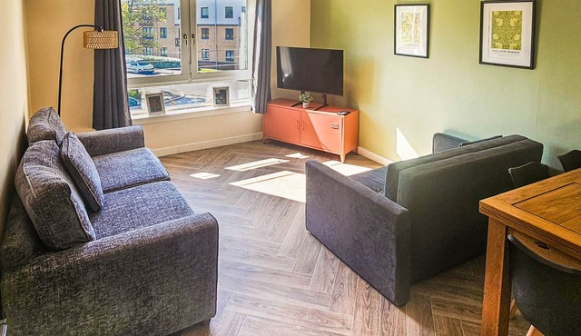 Calm 2-Bed Paisley · RAH · Airport · Free Parking