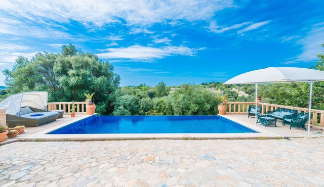CAN CANALS - Villa with private pool in Artà. Free WiFi.