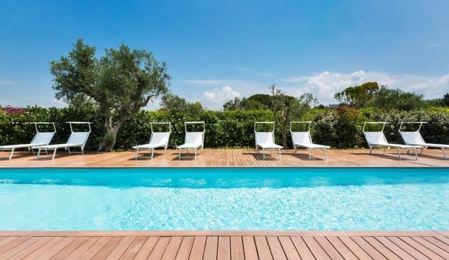 Carmine cottage with pool, close to beach