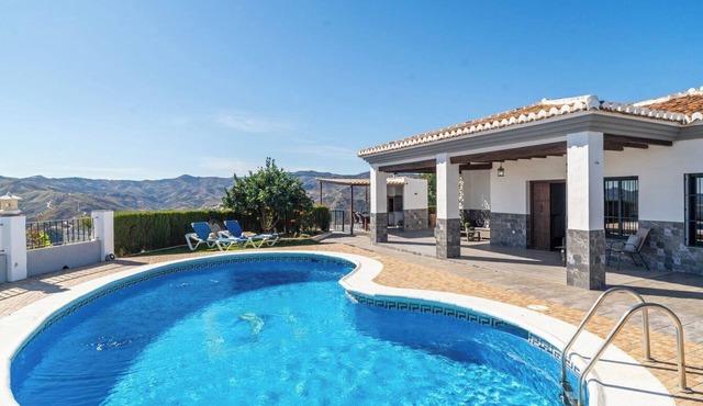 Casa Adrian Almáchar by Ruralidays