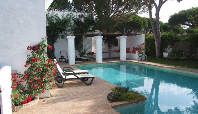 Casa Almadraba. Cortijo-style, courtyard, beach (200m)