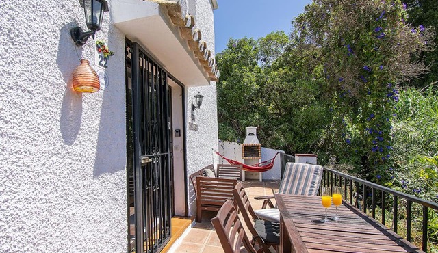 Casa Christabel-walk to beach, train, bus shops, bars & cafes.Fast WiFi UK TV