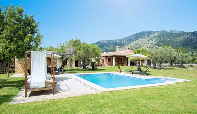 CASA EN MOSCARI - Villa with private pool in Binibona (Selva). Free WiFi