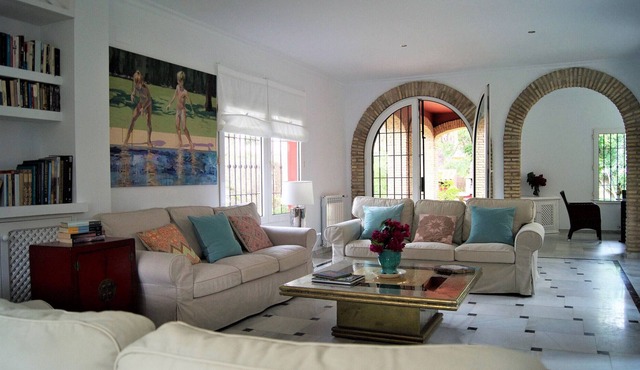 Casa Leticia. Inner courtyard, palm, and beach (200m)!