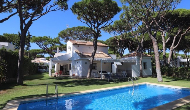 Casa Pino Gordo - Fantastic family home for up to 8 pax with private pool and close to the beach in Conil Roche