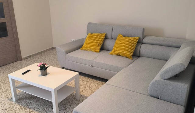 Casacasini 1B-Family-friendly 2-bedroom home with sofa bed and terrace in Málaga