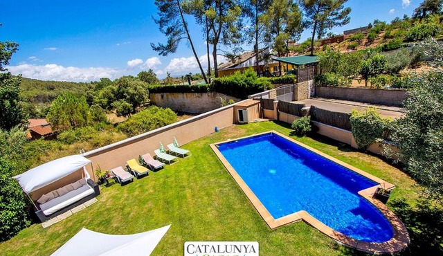 Catalunya Casas Modern and spacious with private pool close to BCN
