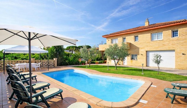 Catalunya Casas Tranquil Costa Brava Retreat with private suite!