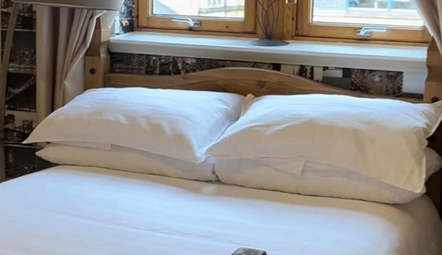 Central Glasgow Apt - Sleeps 2 & Freeparking