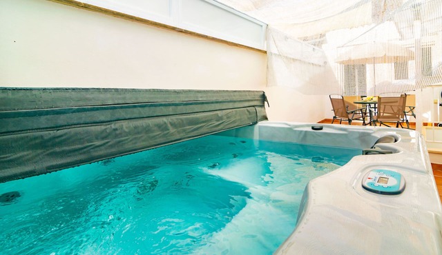 CENTRIC - Modern townhouse with nice terrace in the heart of Palma. Free WiFi